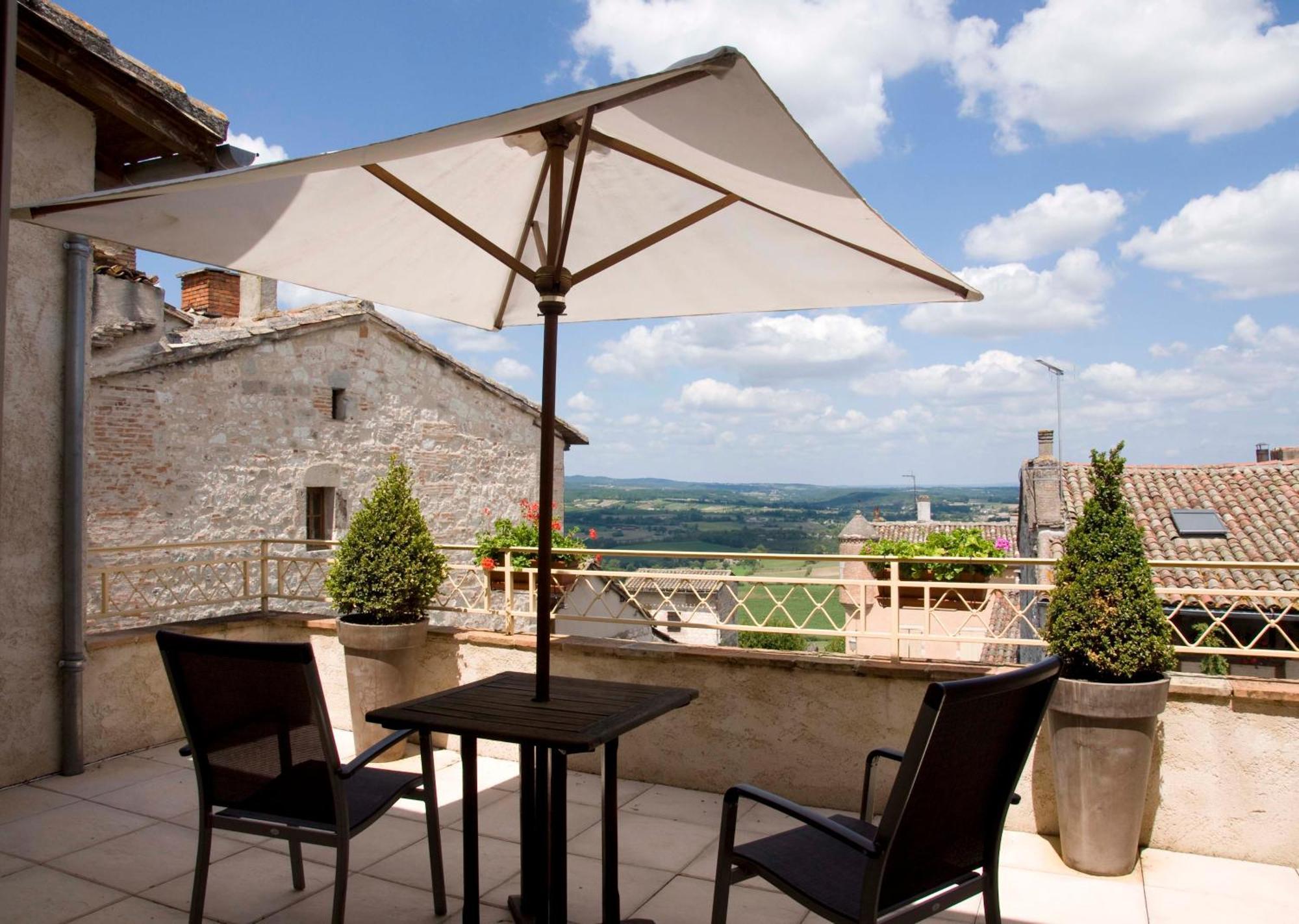 Hotel Des Consuls Castelnau-de-Montmiral Exteriér fotografie