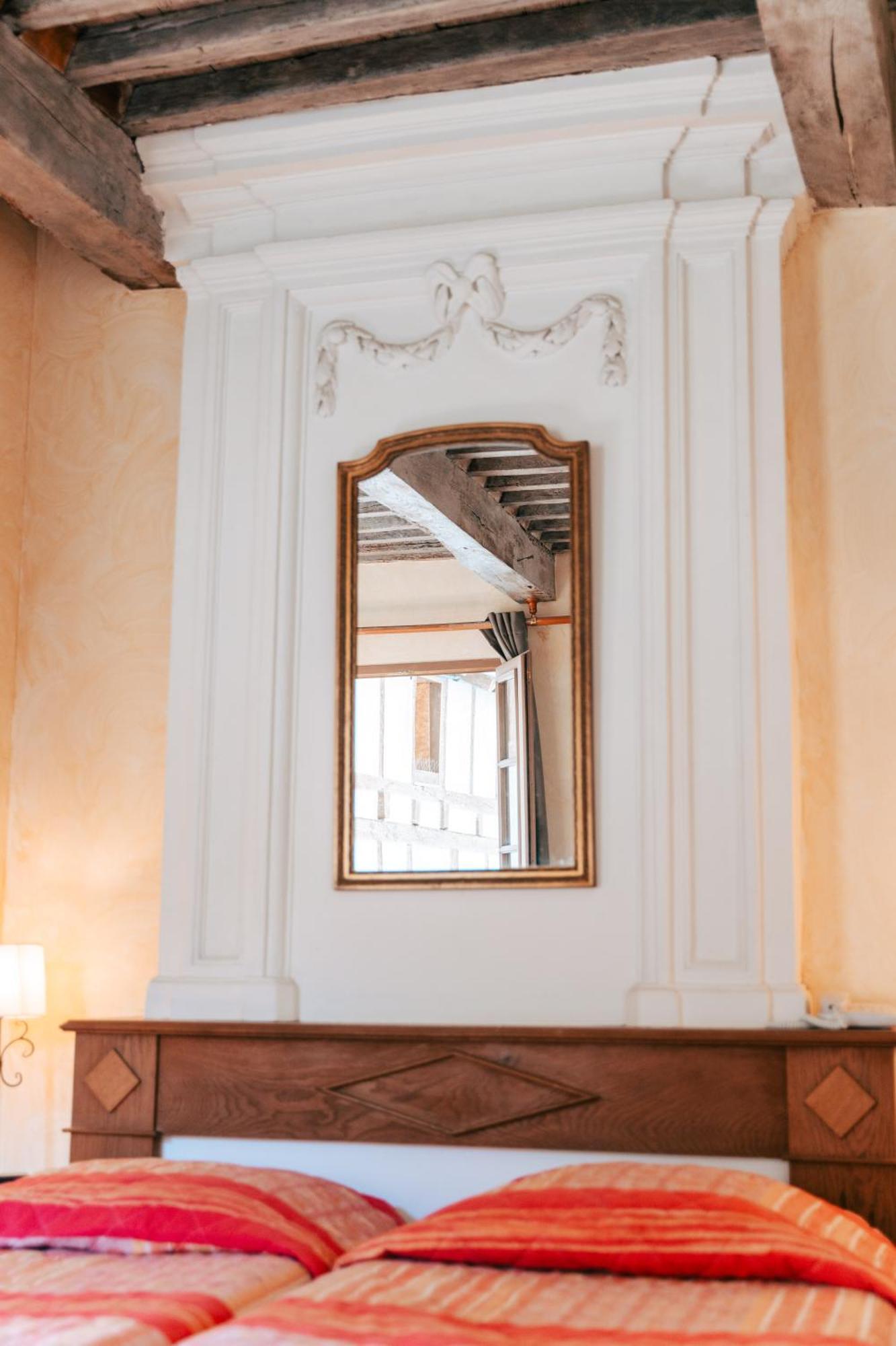Hotel Des Consuls Castelnau-de-Montmiral Exteriér fotografie