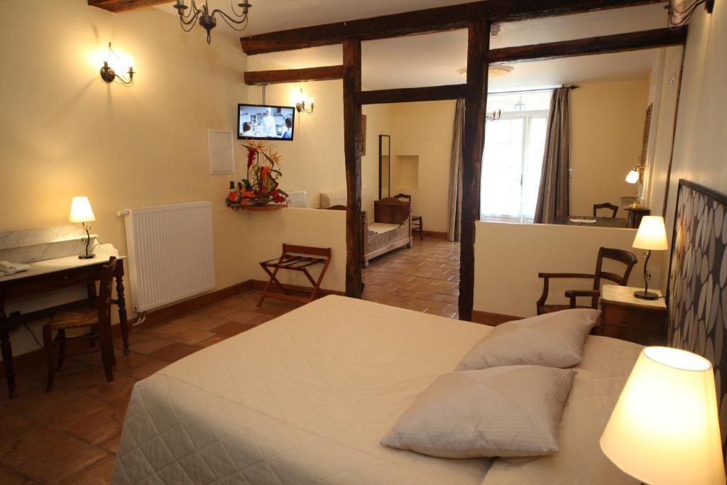 Hotel Des Consuls Castelnau-de-Montmiral Pokoj fotografie